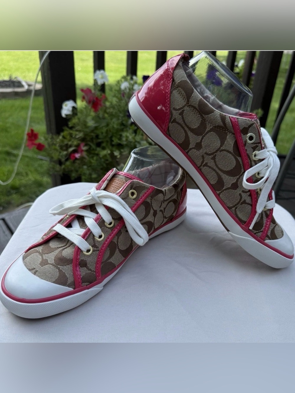 •COACH•BROWN & PINK BARRET SIGNATURE “C”CANVAS/LEATHER TRIM SNEAKERS SIZE 8